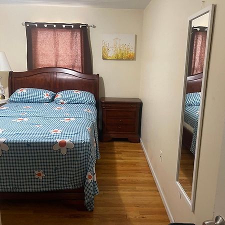 Appartamento Peculiar D At 62 1St Street Newark Esterno foto