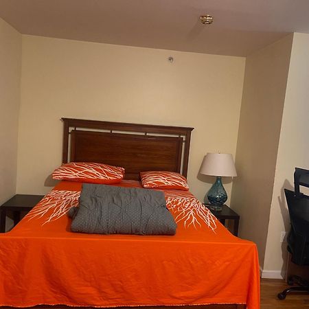 Appartamento Peculiar D At 62 1St Street Newark Esterno foto